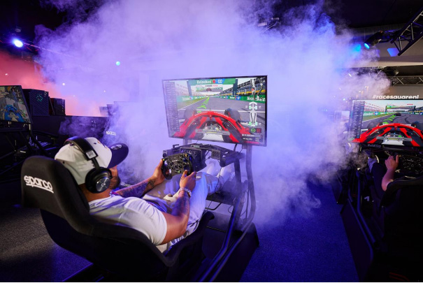 Racesquare opent in Bowling Almere simrace grid voor racefans